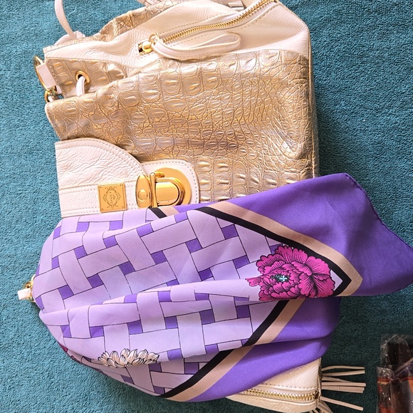 LEONARDI Italian Scarf 30" x 30" Lavender&Rose Vintage - Picture 3 of 6